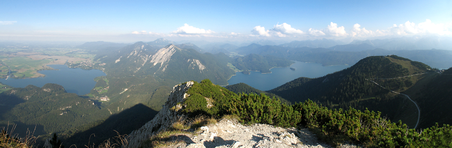 Blick vom Herzogstand auf Kochel- und Walchensee